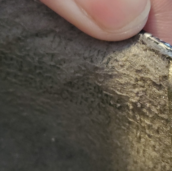 Black and silver faux 🐊 heels - Picture 5 of 6